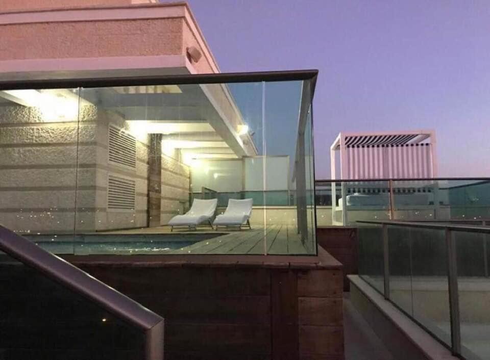 Апартаменты Exclusive Top Luxury Penthouse Near The Sea With Privat Roof-Pool Эйлат Экстерьер фото
